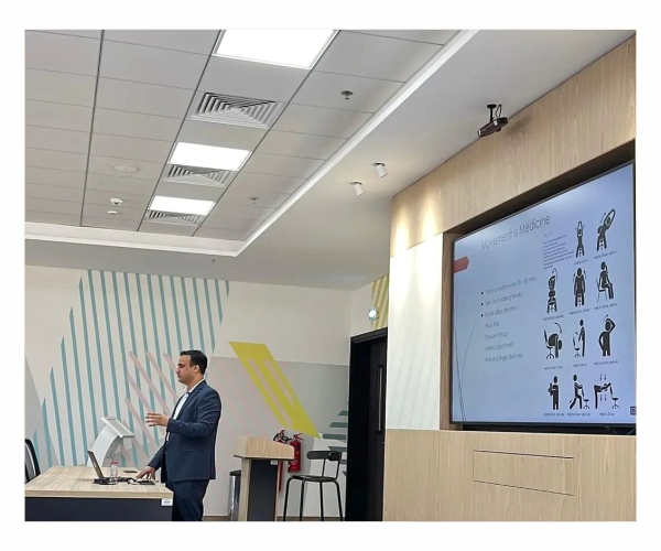 Best Spine Surgeon in dubai, UAE - Dr. Mehendi Hassan Ansari 